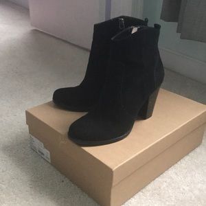 Joíe Dalton Black Suede Booties